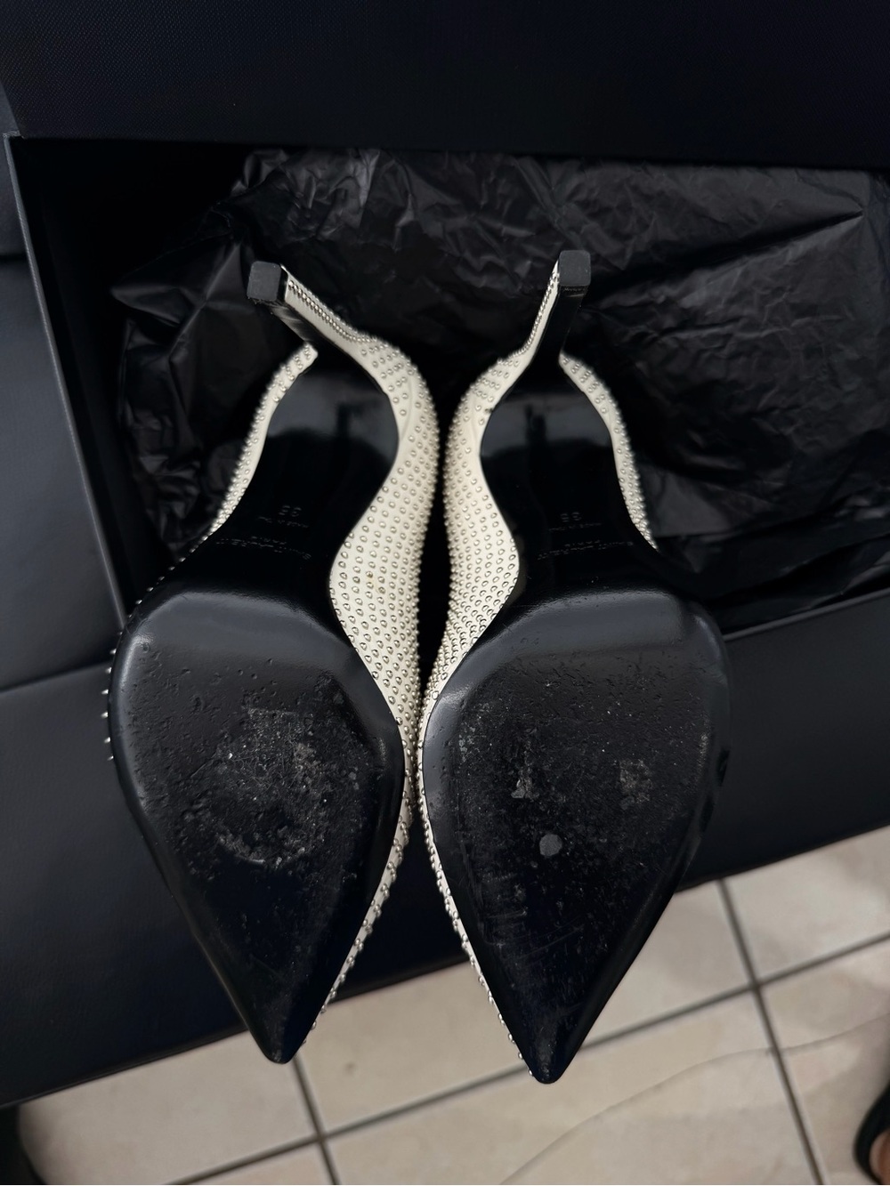 Saint Laurent pointed-toe pumps in studs - Picture 5 of 9